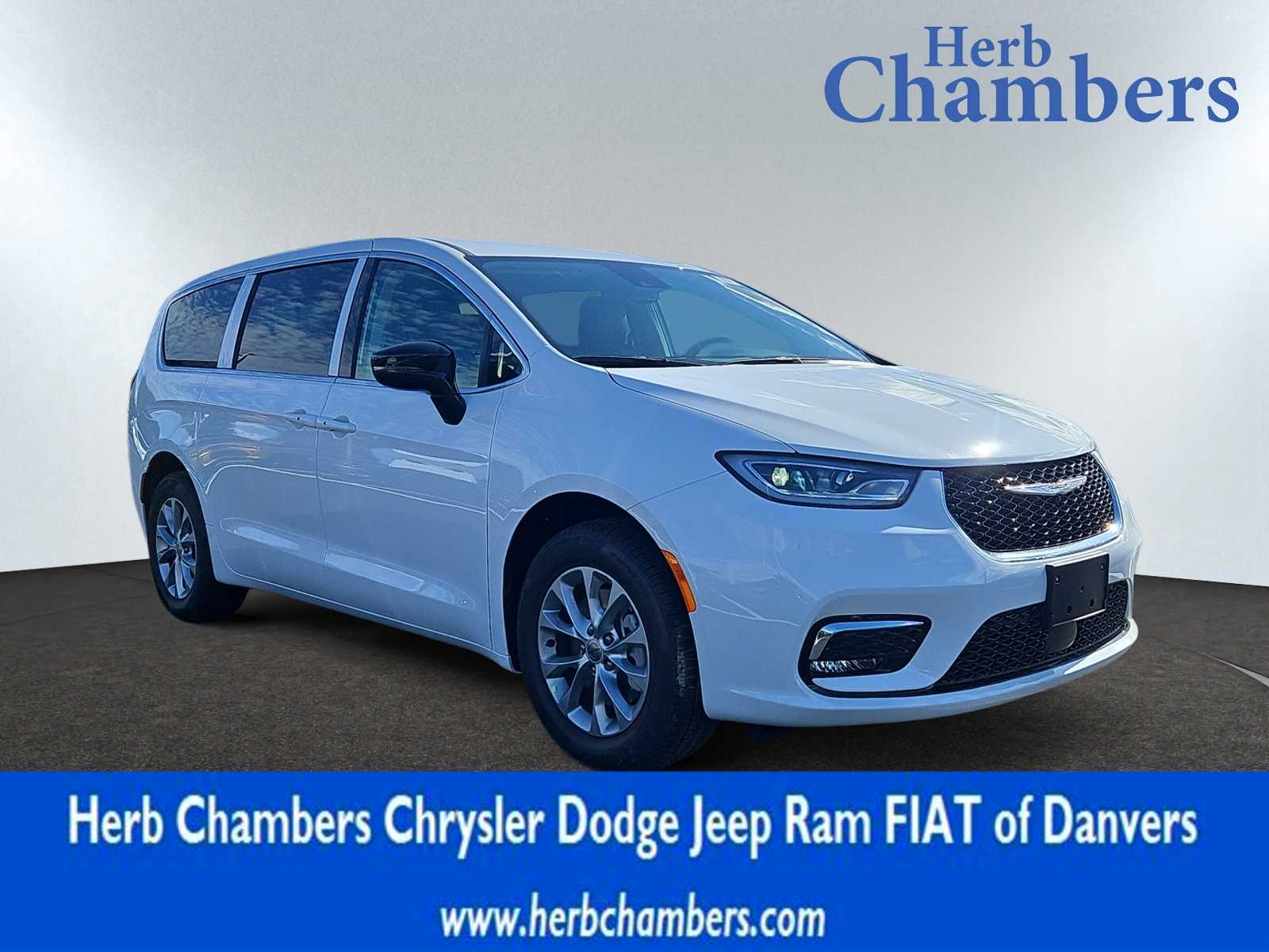 new 2024 Chrysler Pacifica car, priced at $46,495