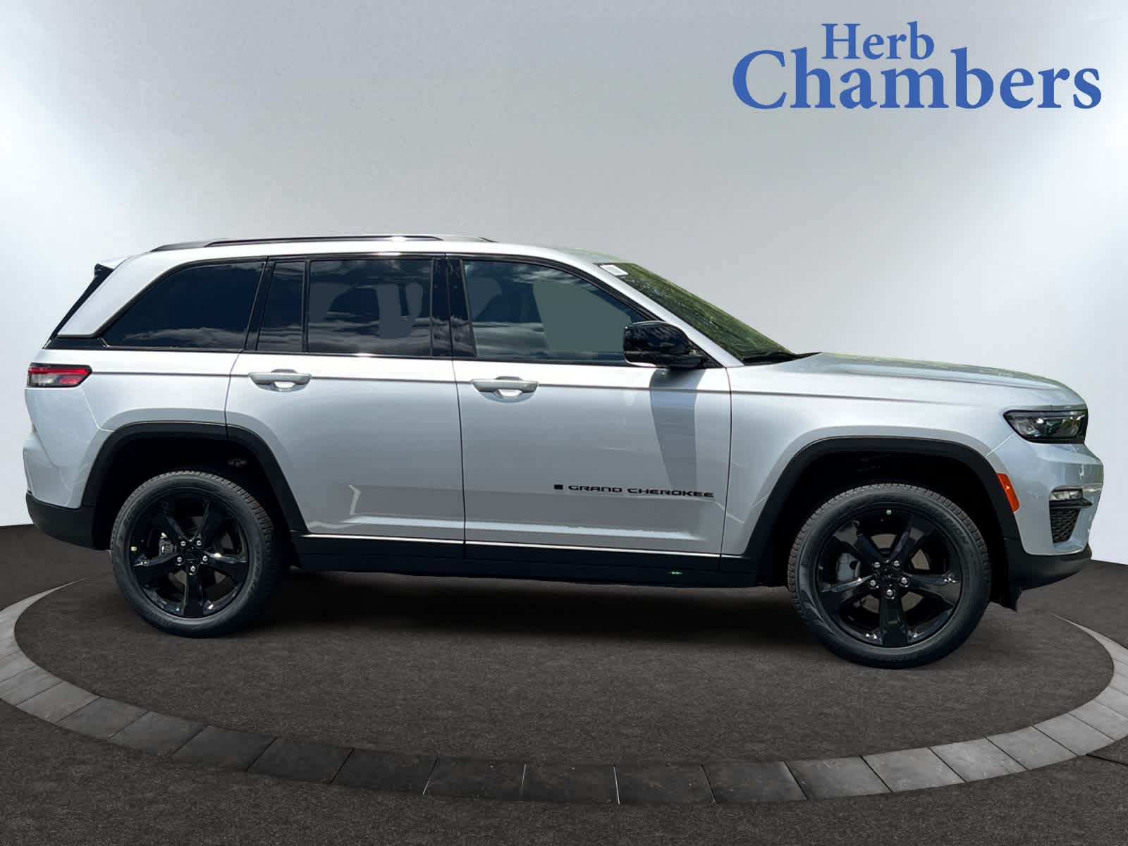 new 2025 Jeep Grand Cherokee car, priced at $50,735