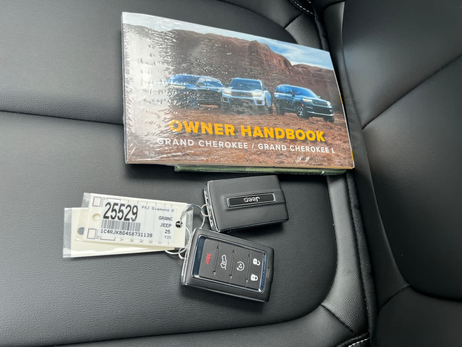 new 2025 Jeep Grand Cherokee car, priced at $50,860