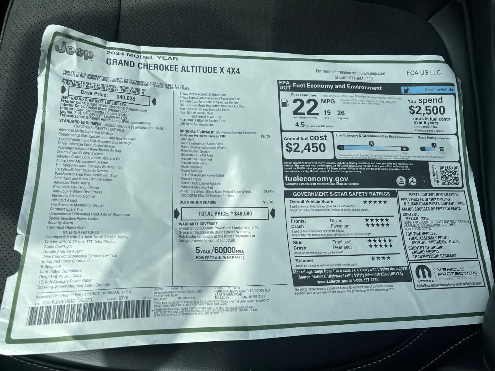 new 2024 Jeep Grand Cherokee car, priced at $39,995