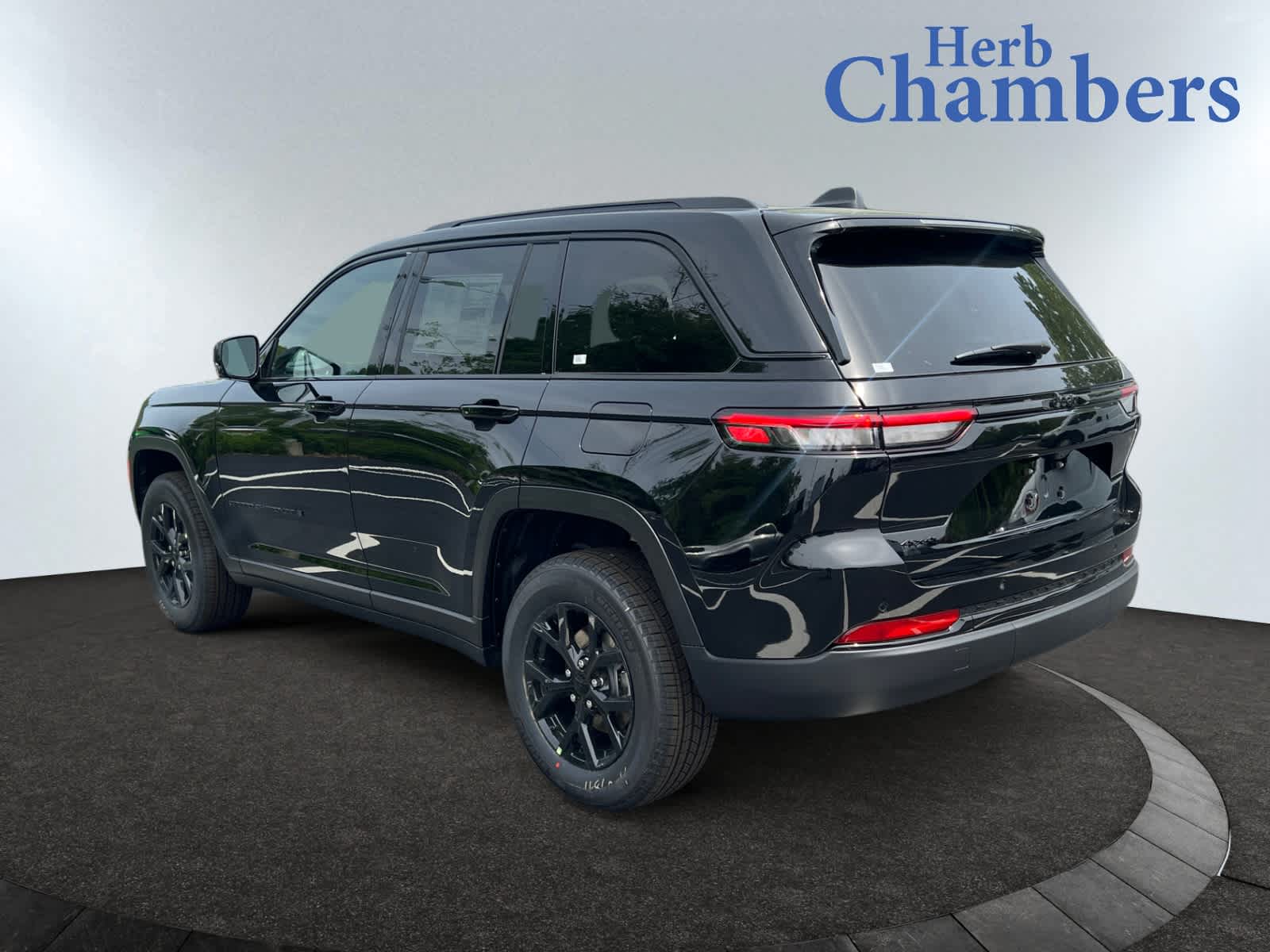new 2025 Jeep Grand Cherokee car, priced at $44,230