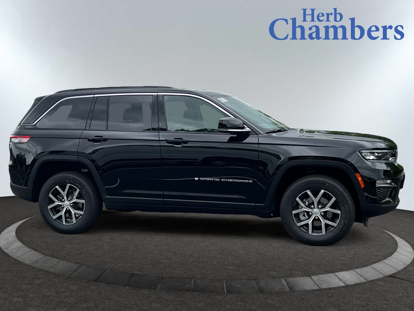 new 2025 Jeep Grand Cherokee car, priced at $50,935