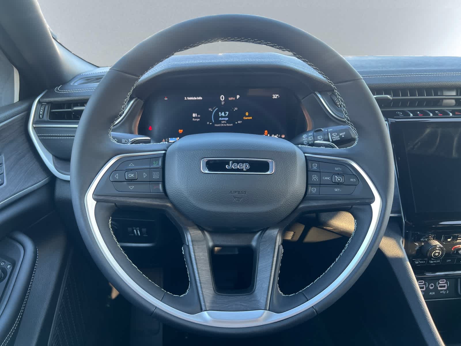 new 2025 Jeep Grand Cherokee car, priced at $48,010