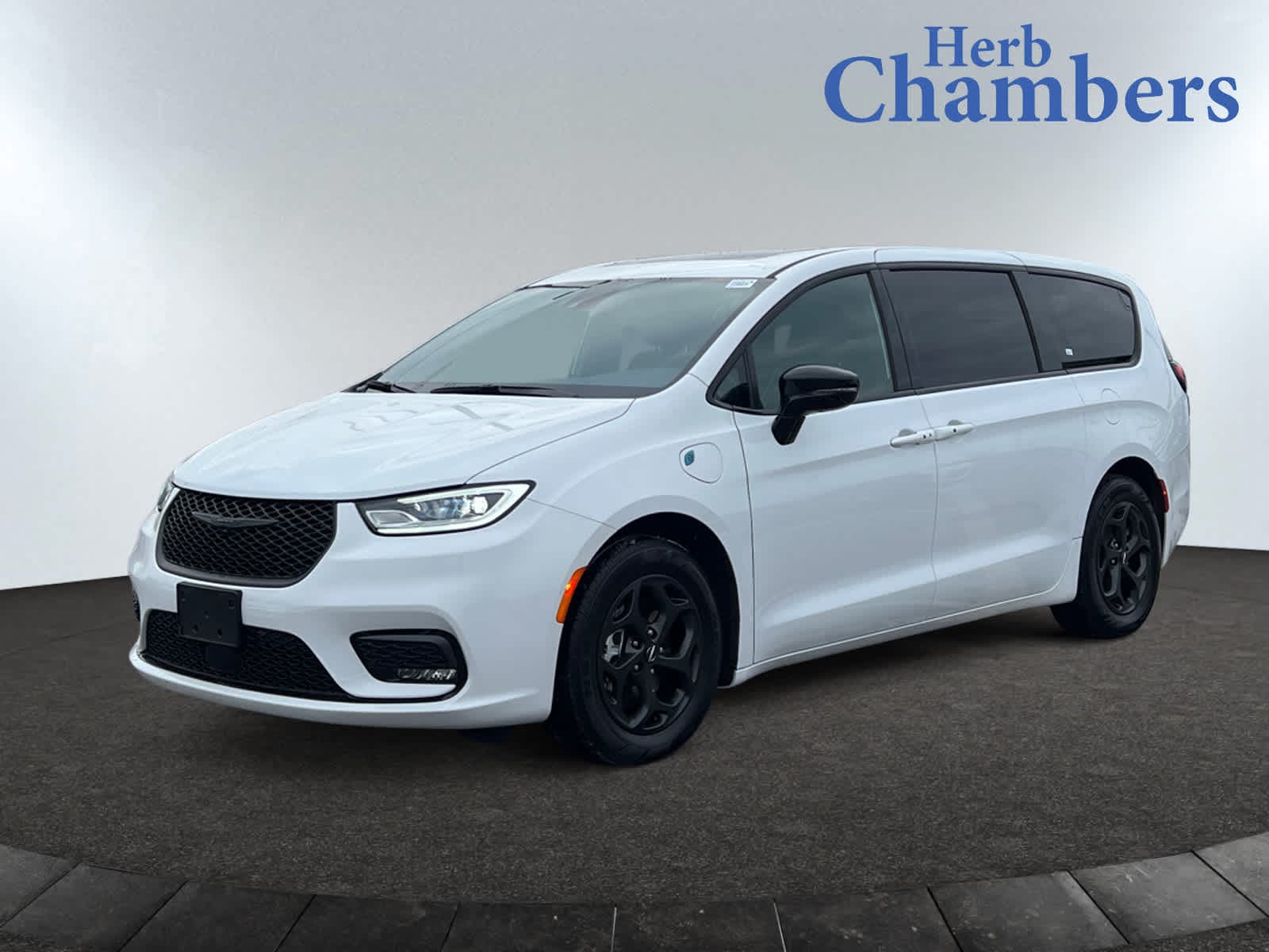 used 2023 Chrysler Pacifica Plug-In Hybrid car, priced at $36,798