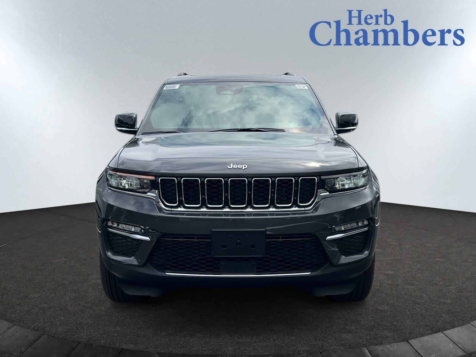 new 2025 Jeep Grand Cherokee car, priced at $50,010