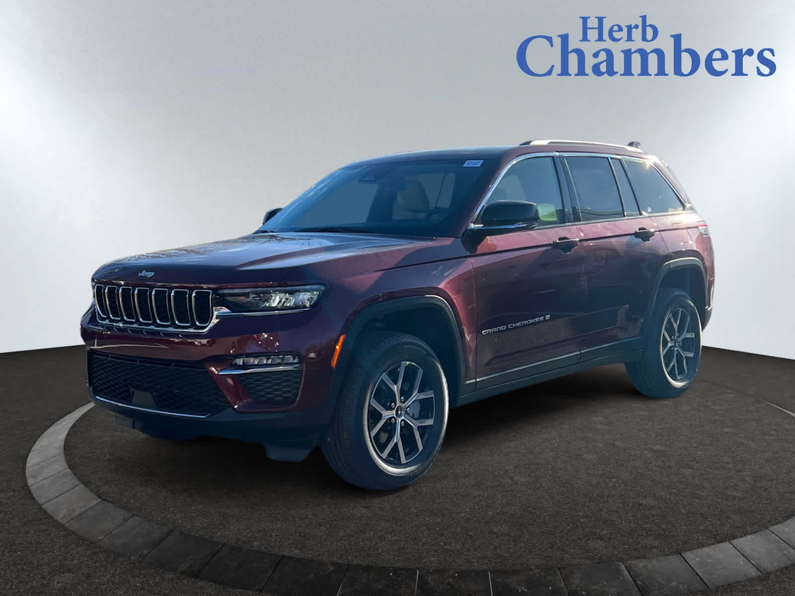 new 2025 Jeep Grand Cherokee car, priced at $48,010