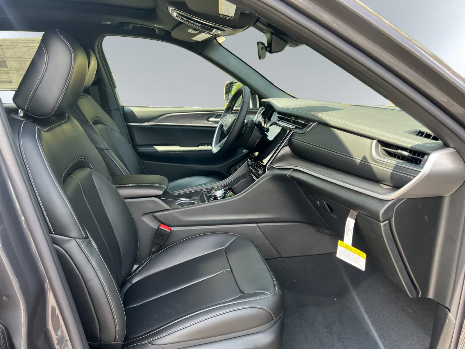 new 2025 Jeep Grand Cherokee car, priced at $50,110