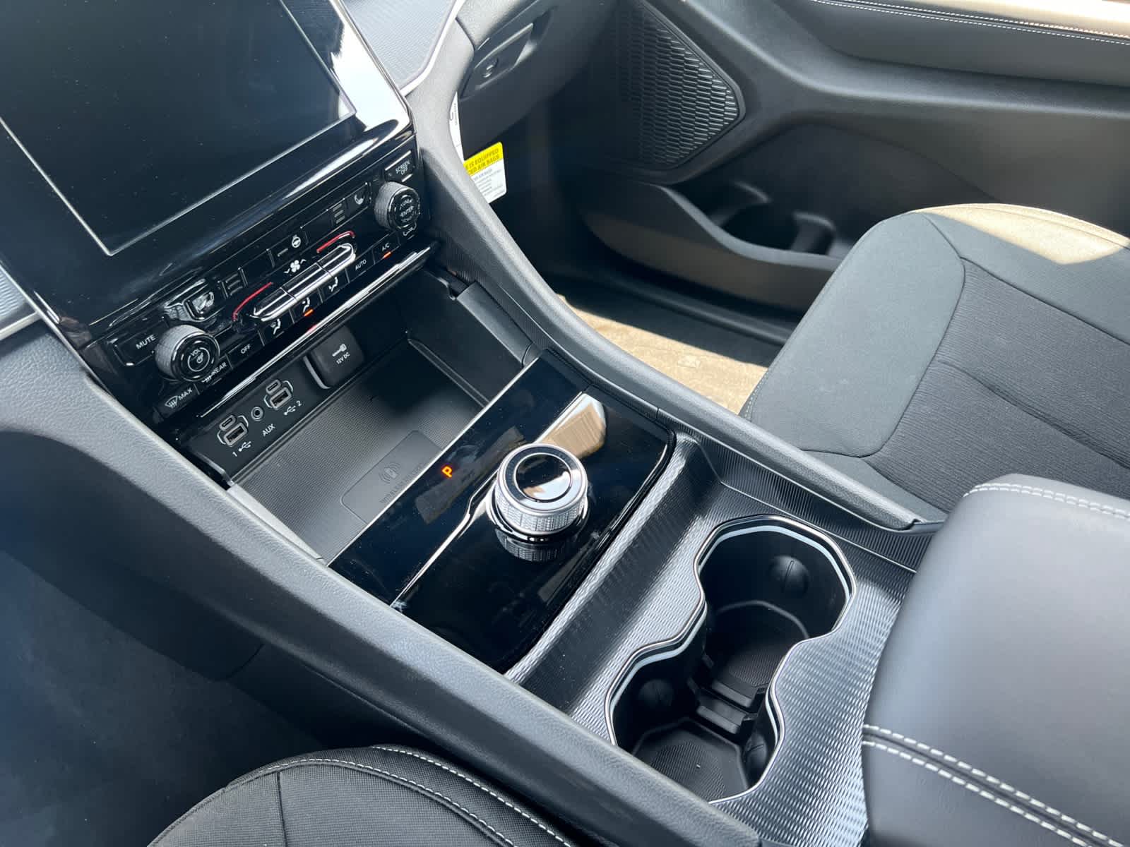 new 2025 Jeep Grand Cherokee car, priced at $41,575