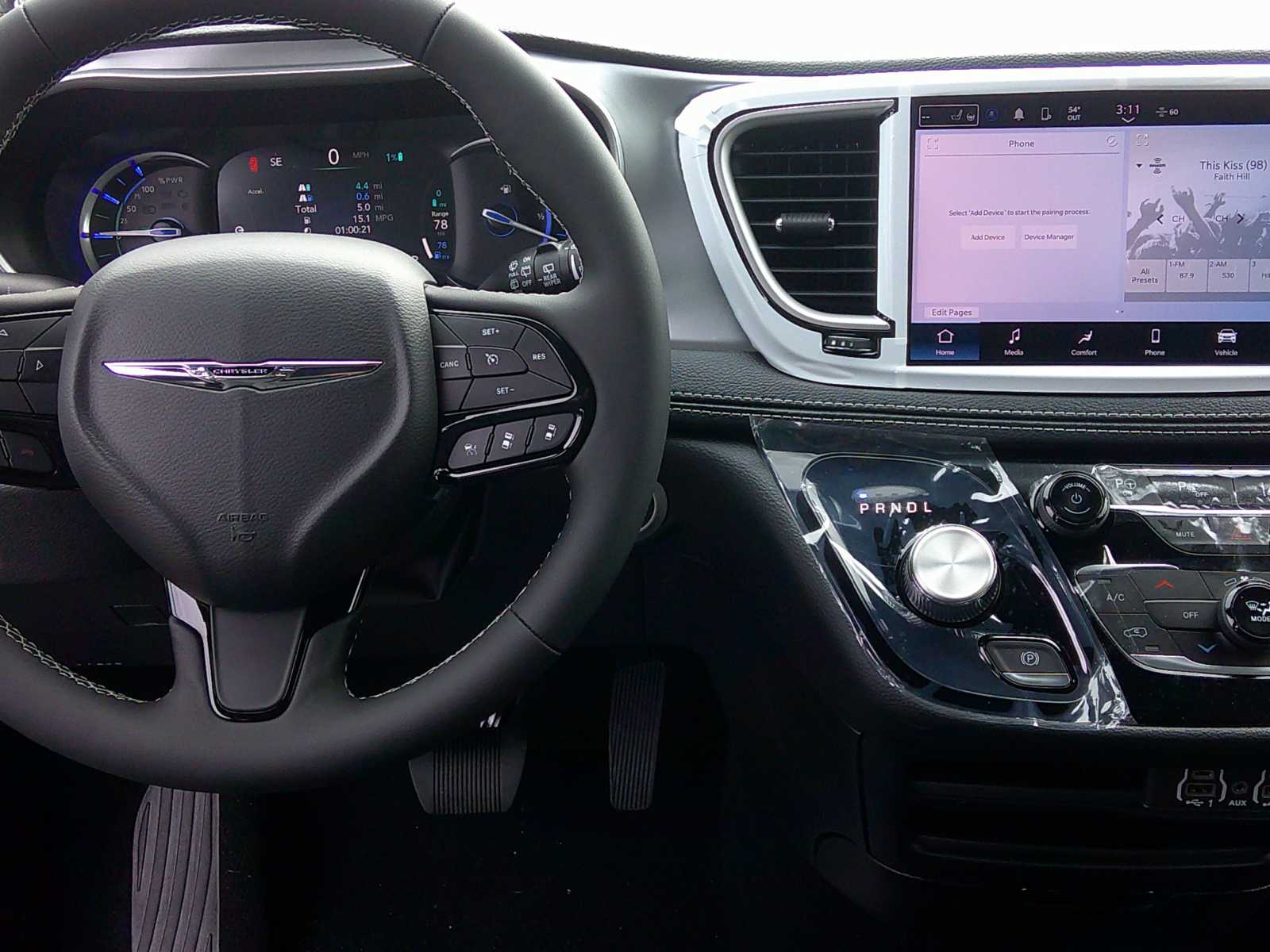 new 2023 Chrysler Pacifica Plug-In Hybrid car, priced at $49,930