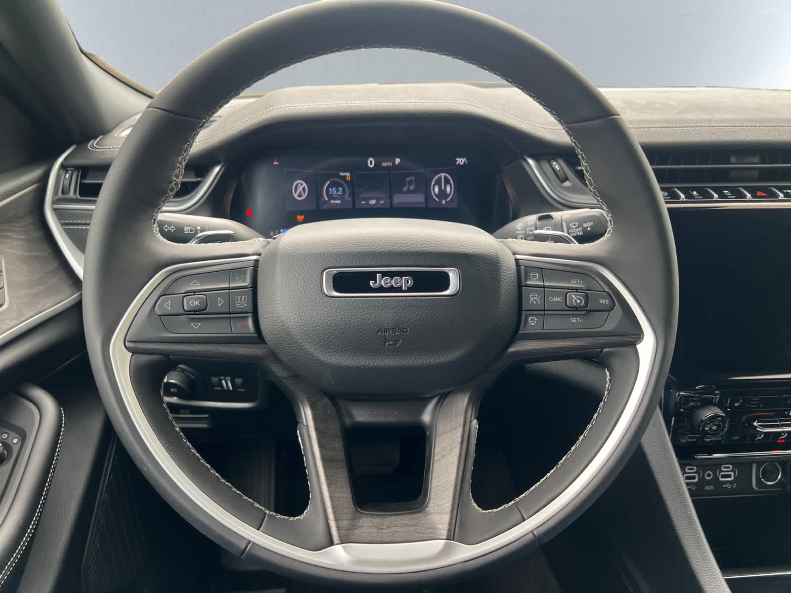 new 2025 Jeep Grand Cherokee car, priced at $52,140