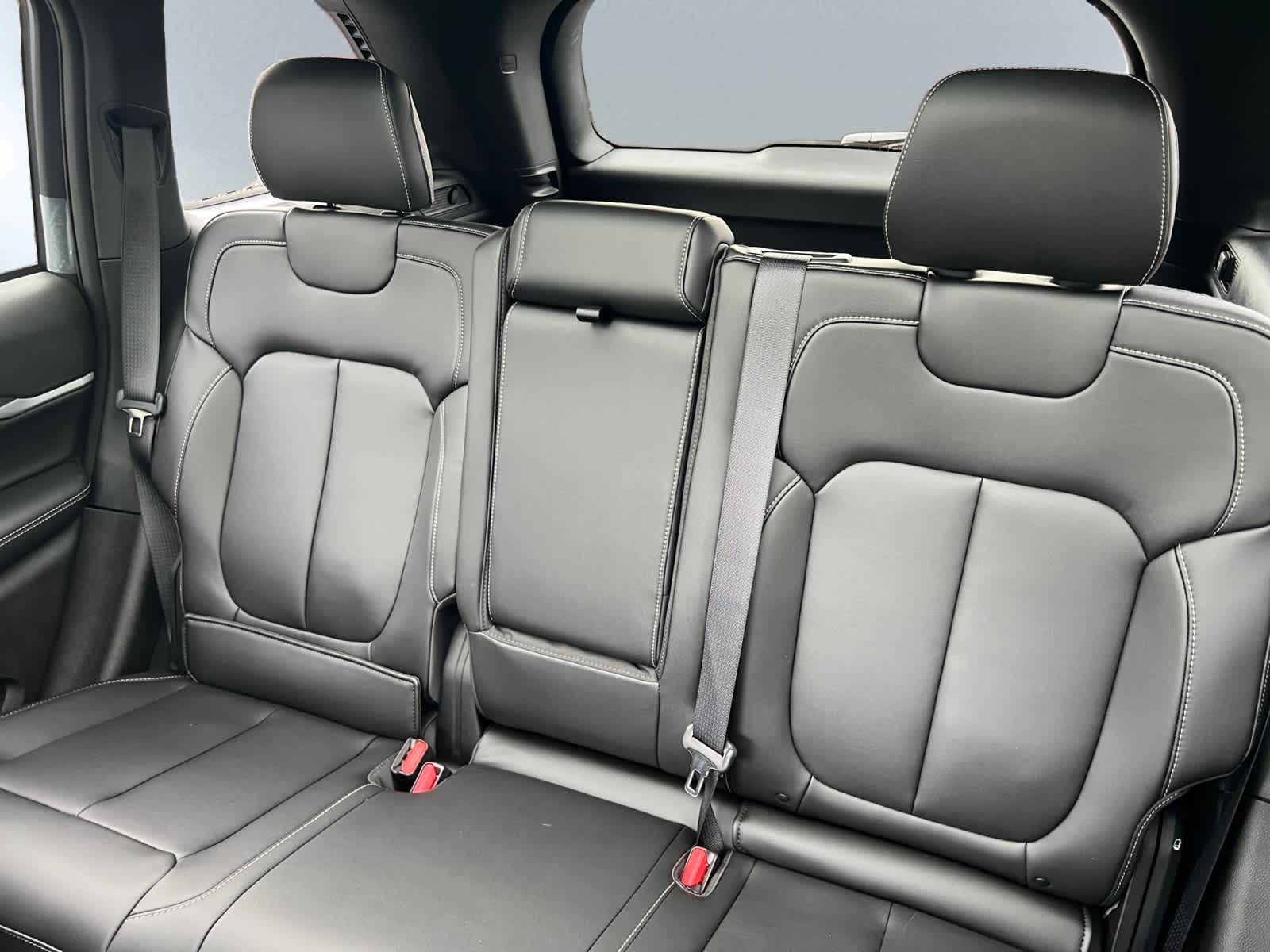 new 2025 Jeep Grand Cherokee car, priced at $50,010