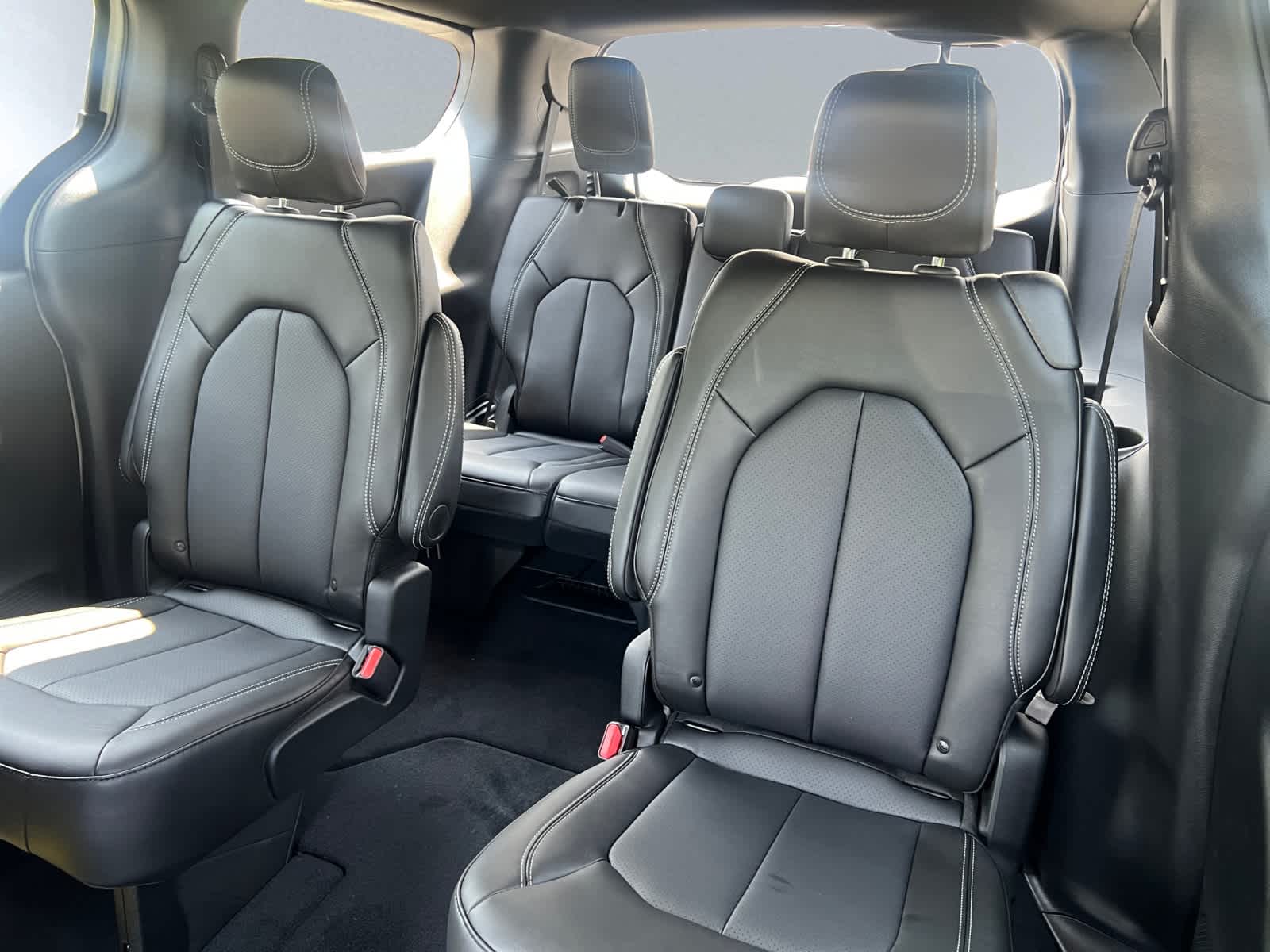 new 2025 Chrysler Pacifica car, priced at $47,440
