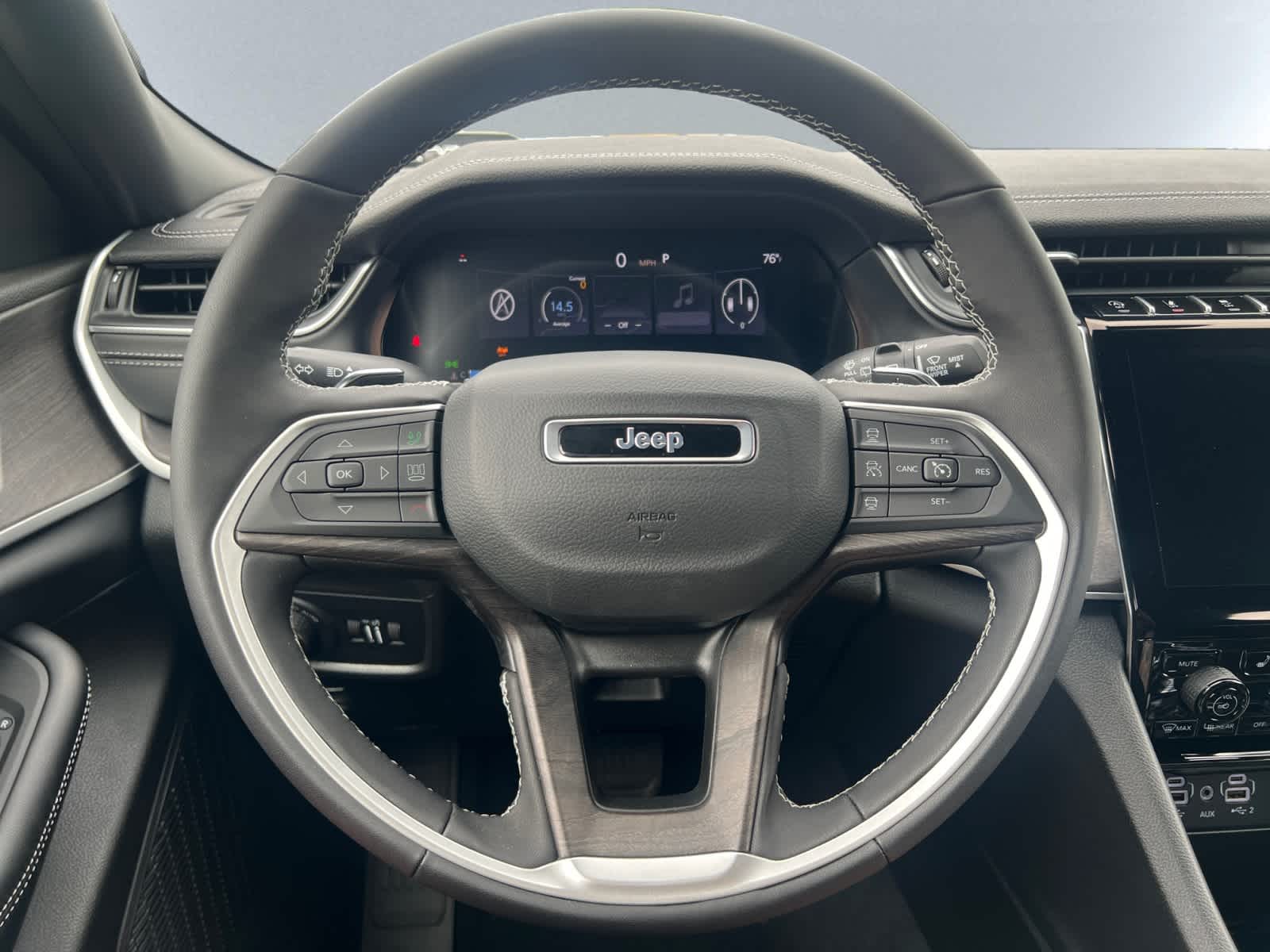 new 2025 Jeep Grand Cherokee car, priced at $50,860