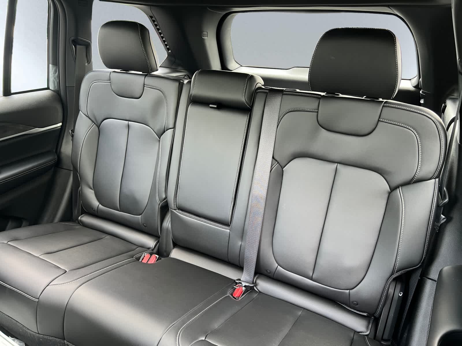 new 2025 Jeep Grand Cherokee car, priced at $48,010