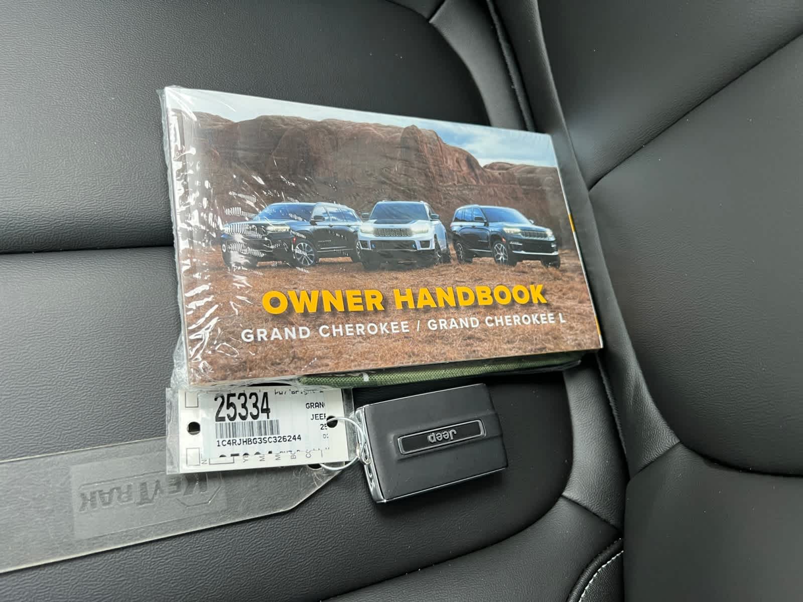 new 2025 Jeep Grand Cherokee car, priced at $49,415