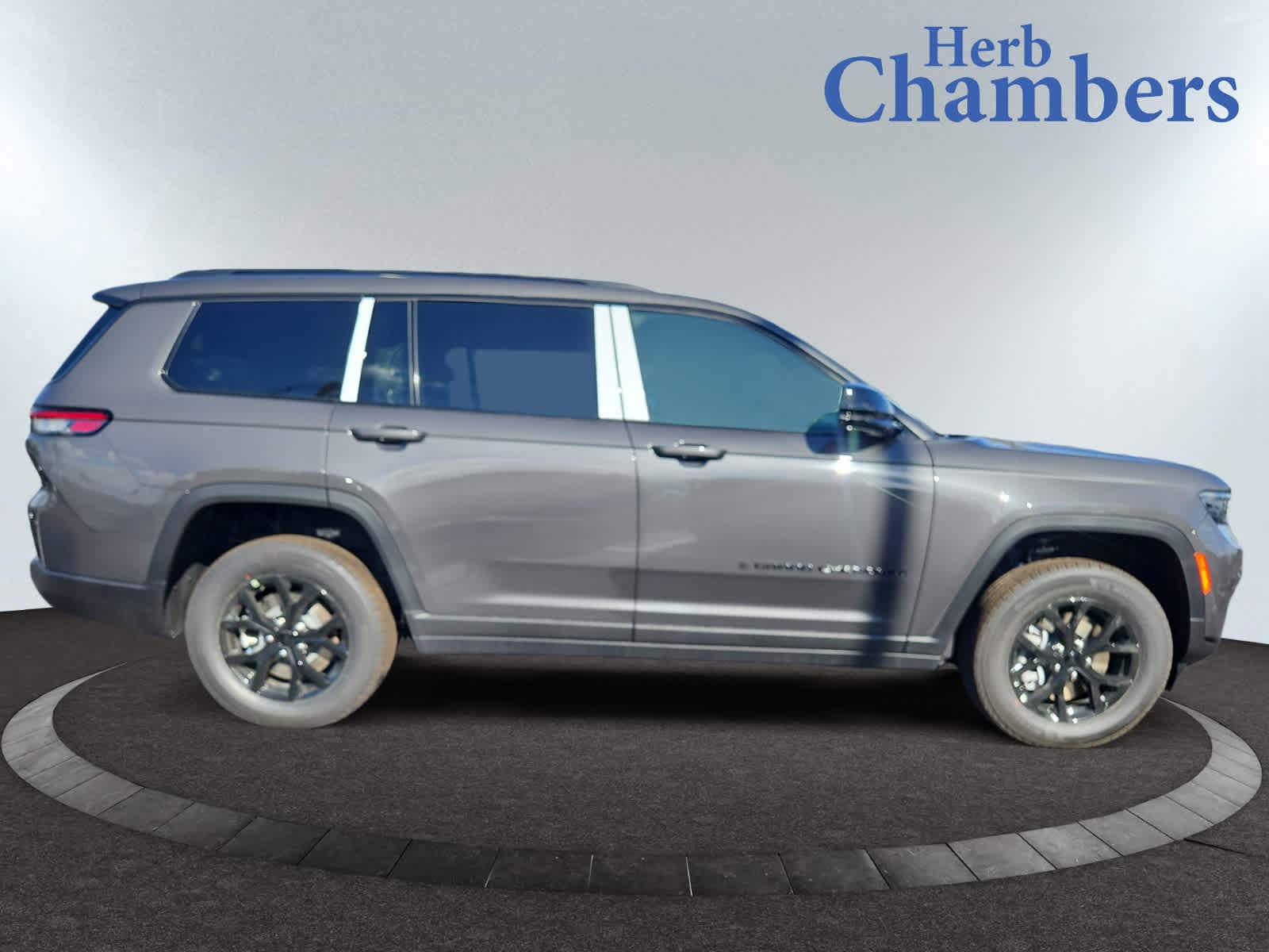 new 2024 Jeep Grand Cherokee car, priced at $46,579