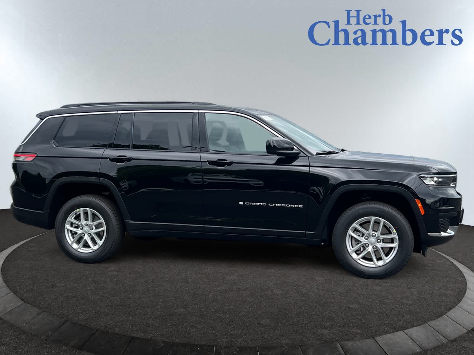new 2025 Jeep Grand Cherokee car, priced at $44,125
