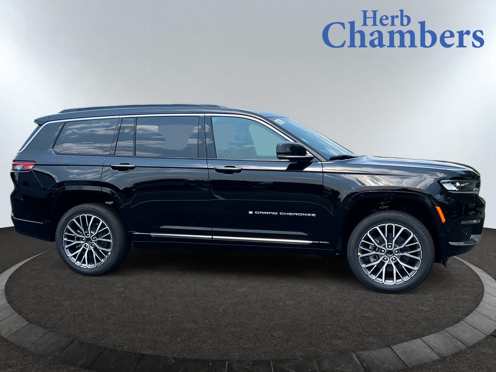 new 2025 Jeep Grand Cherokee car, priced at $66,535