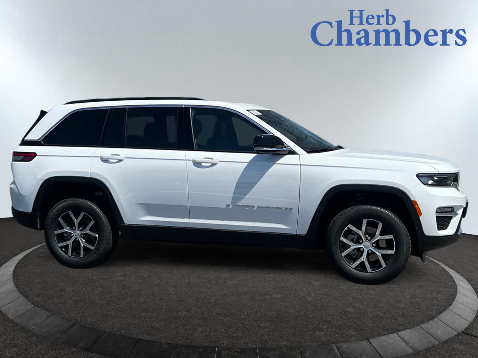 new 2025 Jeep Grand Cherokee car, priced at $49,415