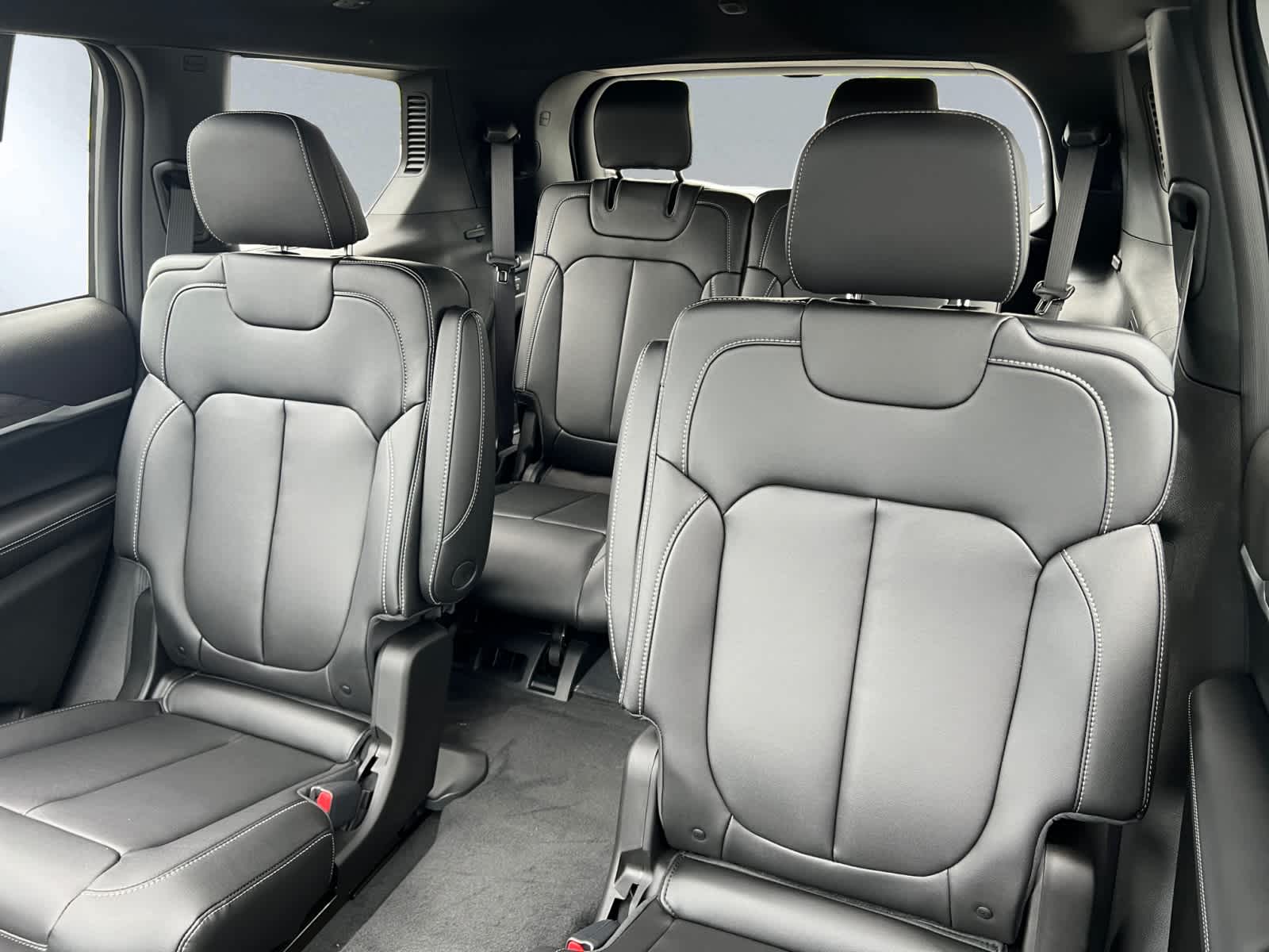 new 2025 Jeep Grand Cherokee car, priced at $49,515