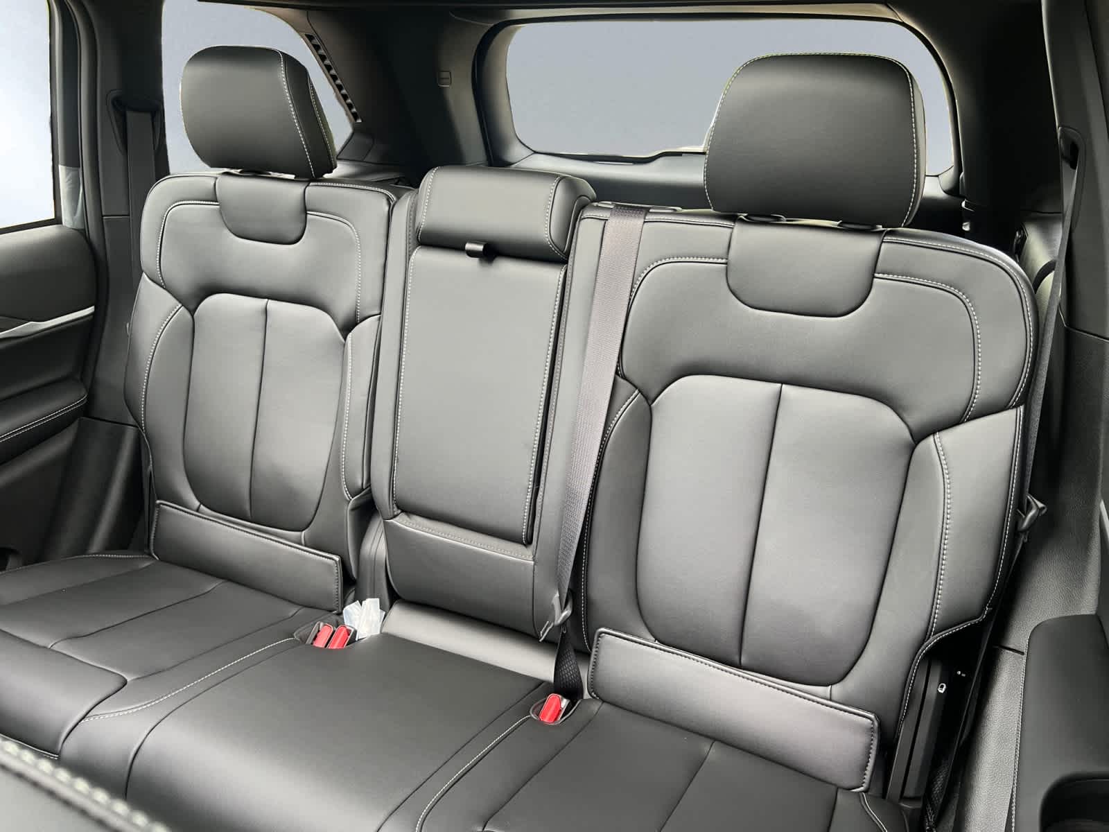 new 2025 Jeep Grand Cherokee car, priced at $52,140