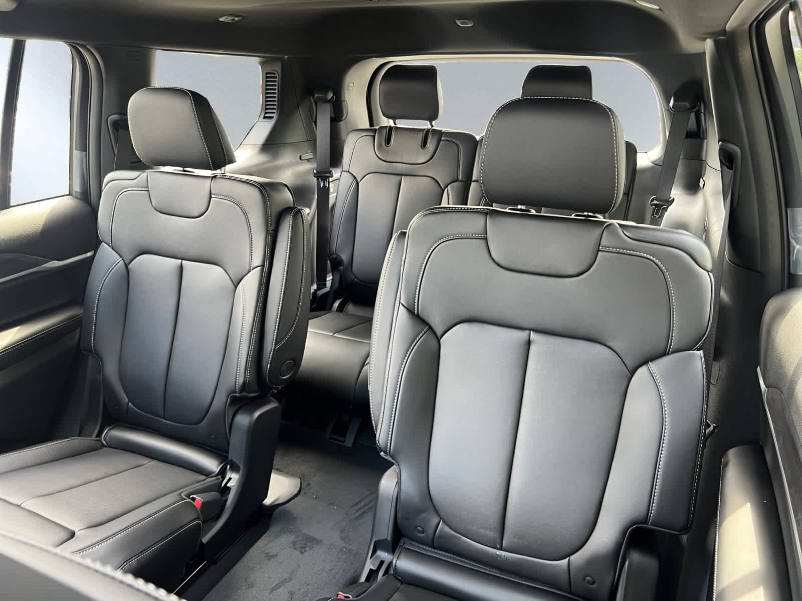 new 2025 Jeep Grand Cherokee car, priced at $50,110