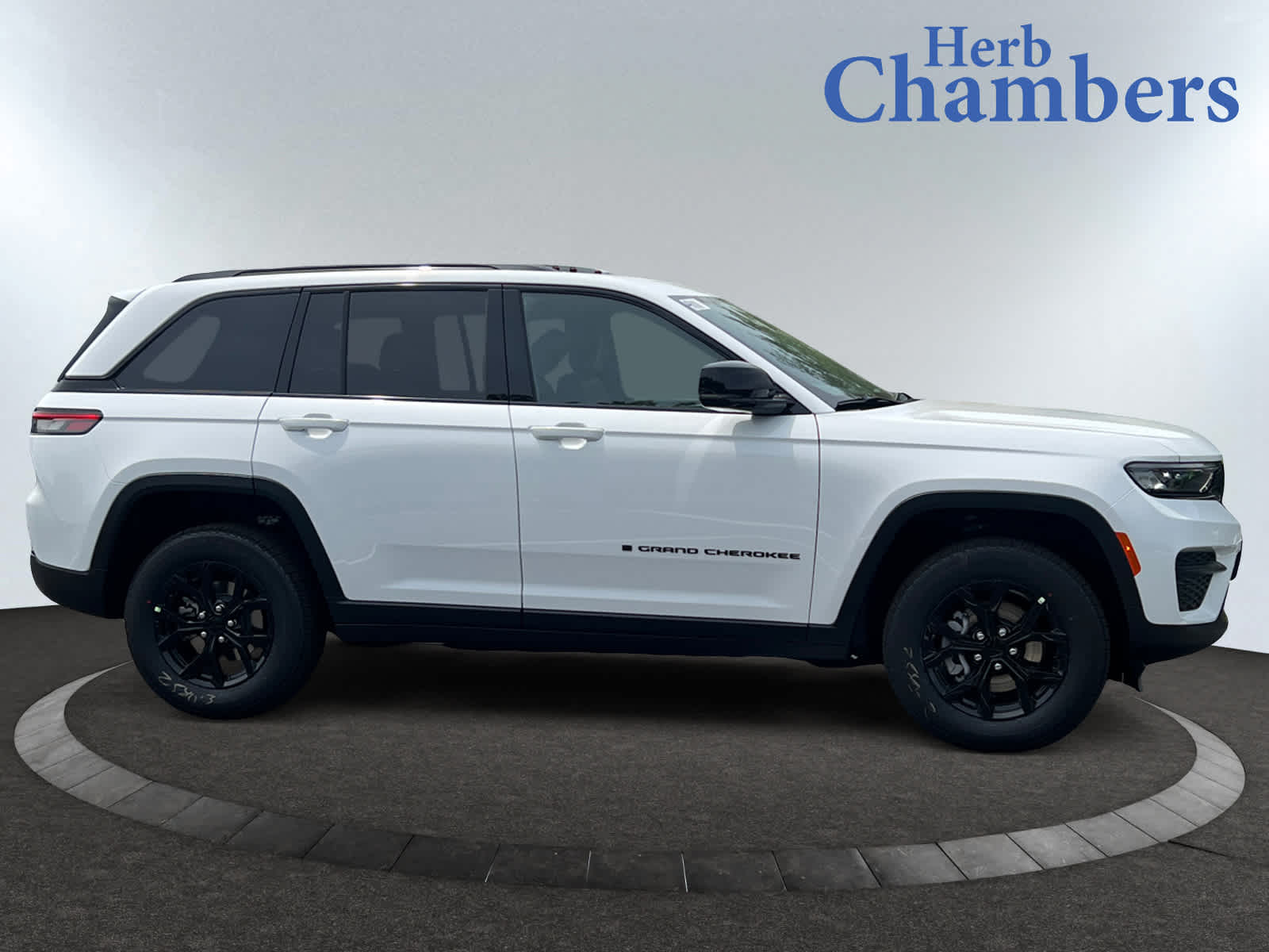 new 2025 Jeep Grand Cherokee car, priced at $45,635