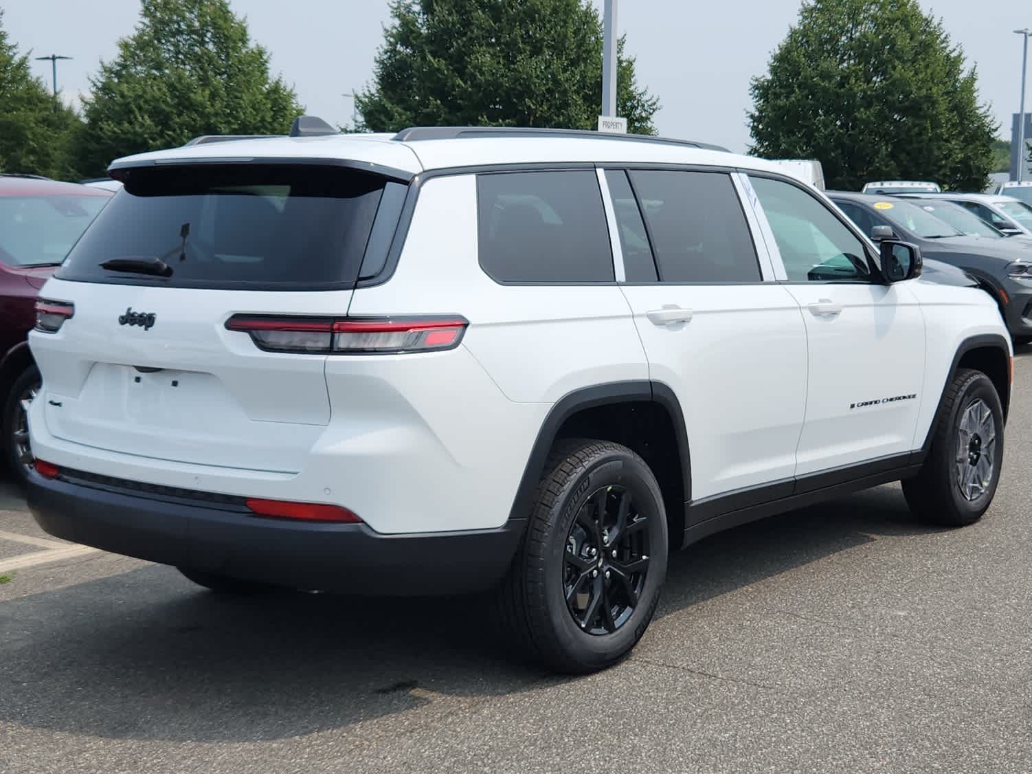 new 2024 Jeep Grand Cherokee car, priced at $46,979