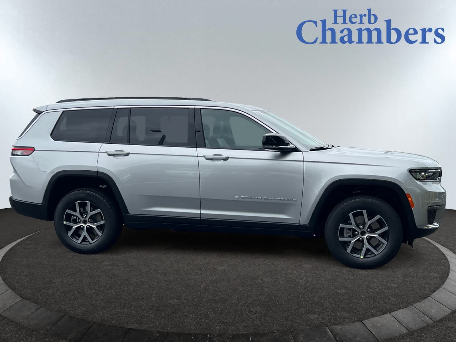 new 2025 Jeep Grand Cherokee car, priced at $50,110