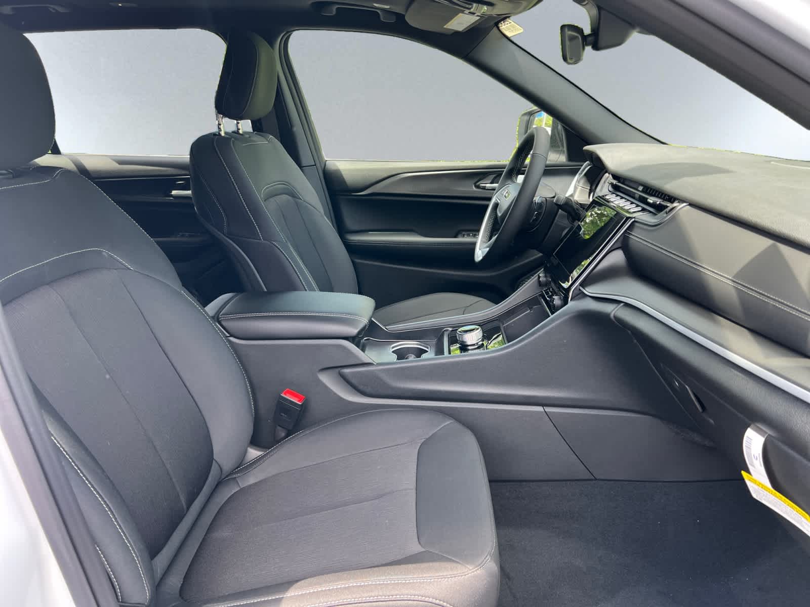 new 2025 Jeep Grand Cherokee car, priced at $41,530