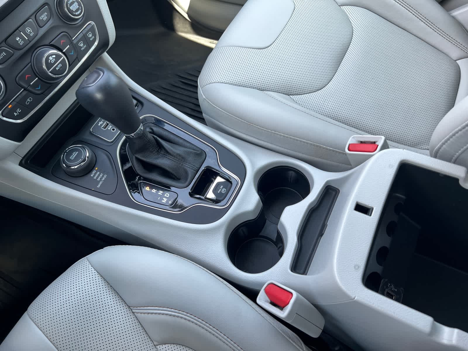 used 2022 Jeep Cherokee car, priced at $29,198