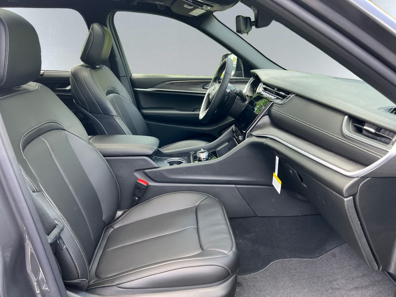 new 2025 Jeep Grand Cherokee car, priced at $50,935