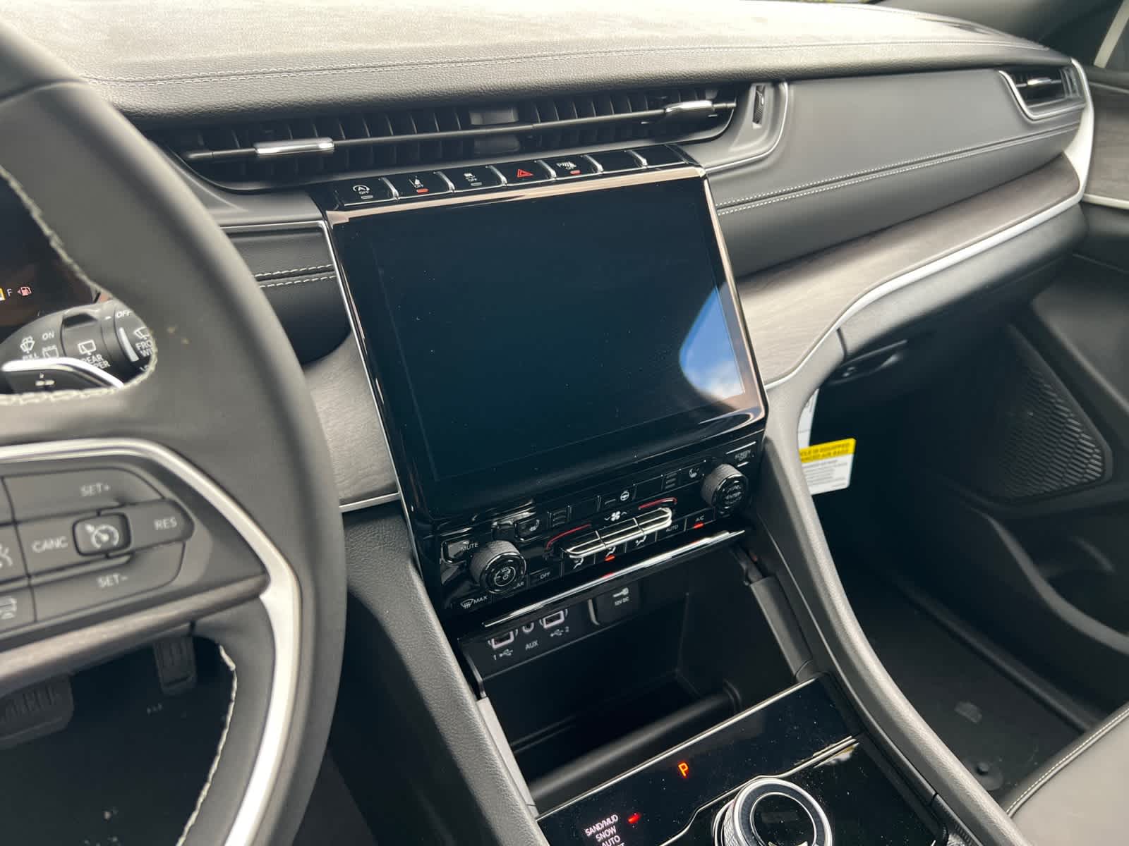 new 2025 Jeep Grand Cherokee car, priced at $48,010