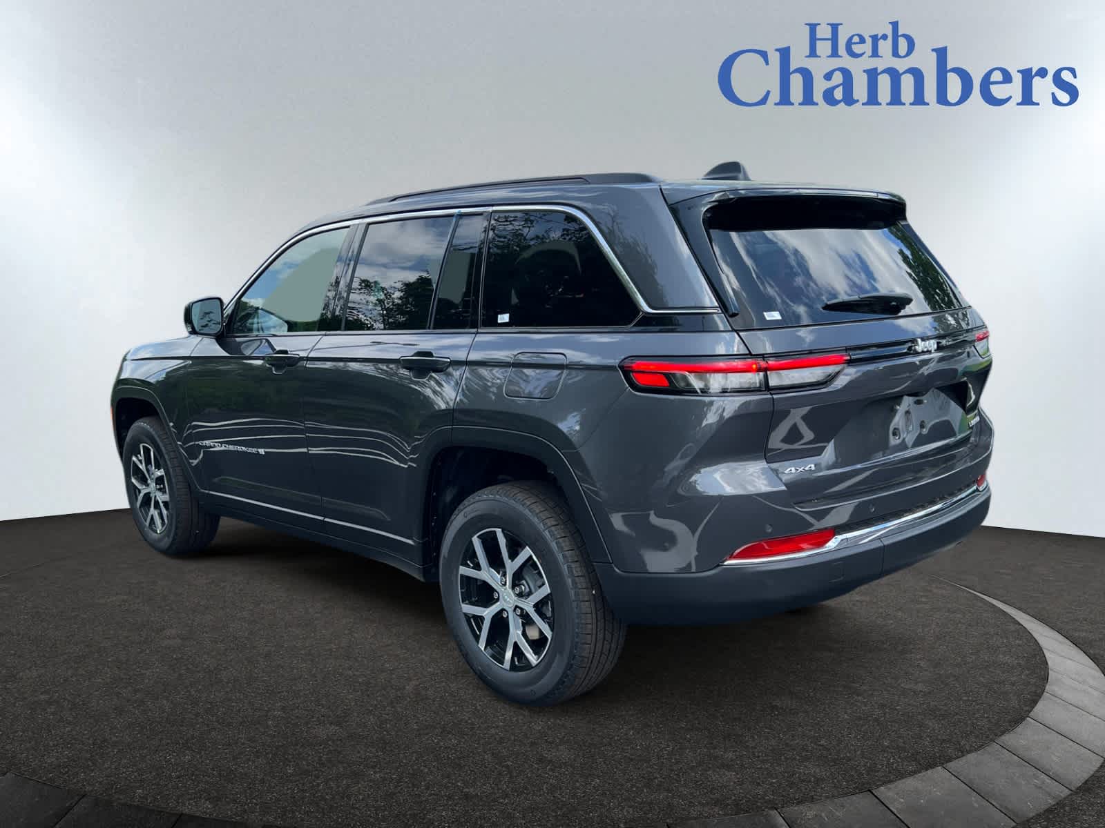 new 2025 Jeep Grand Cherokee car, priced at $48,010