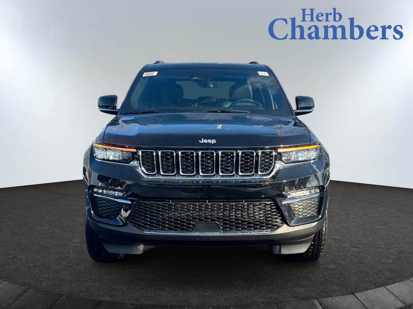 new 2025 Jeep Grand Cherokee car, priced at $48,010