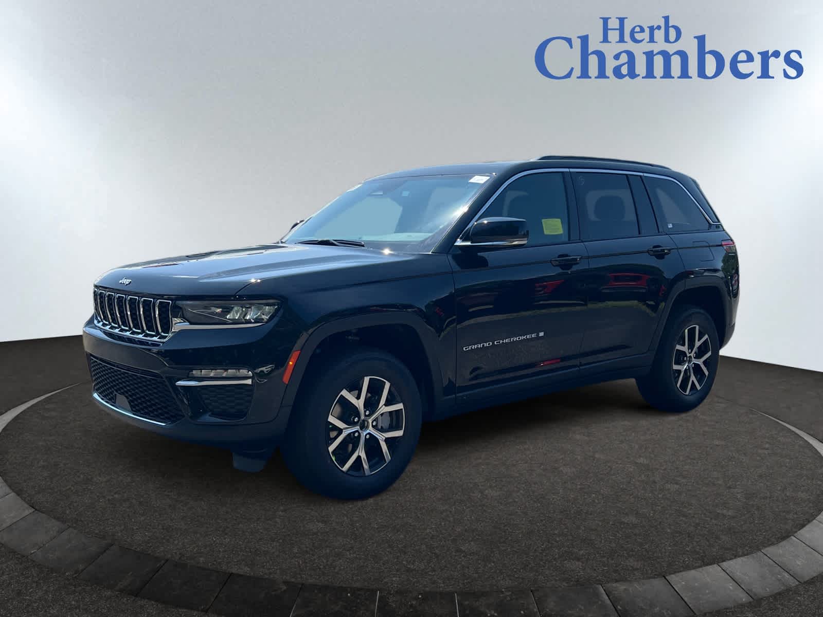 new 2025 Jeep Grand Cherokee car, priced at $49,005