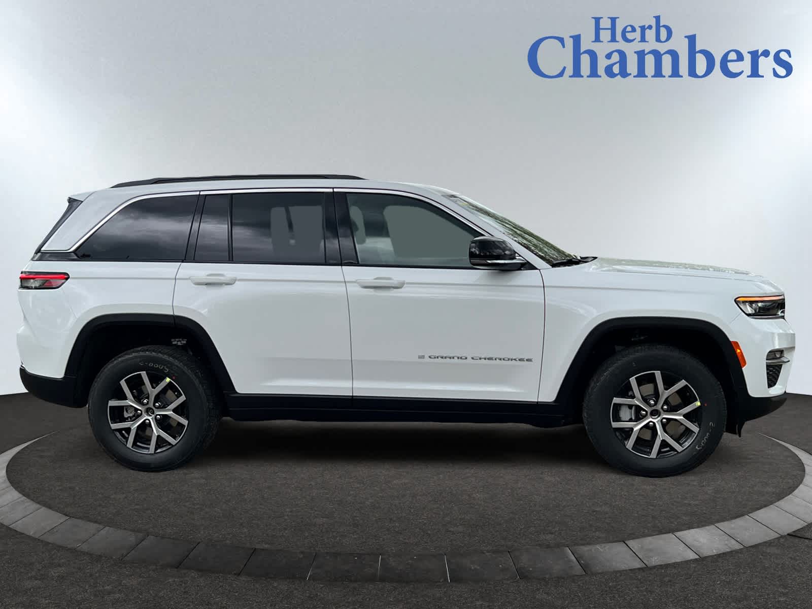 new 2025 Jeep Grand Cherokee car, priced at $49,415