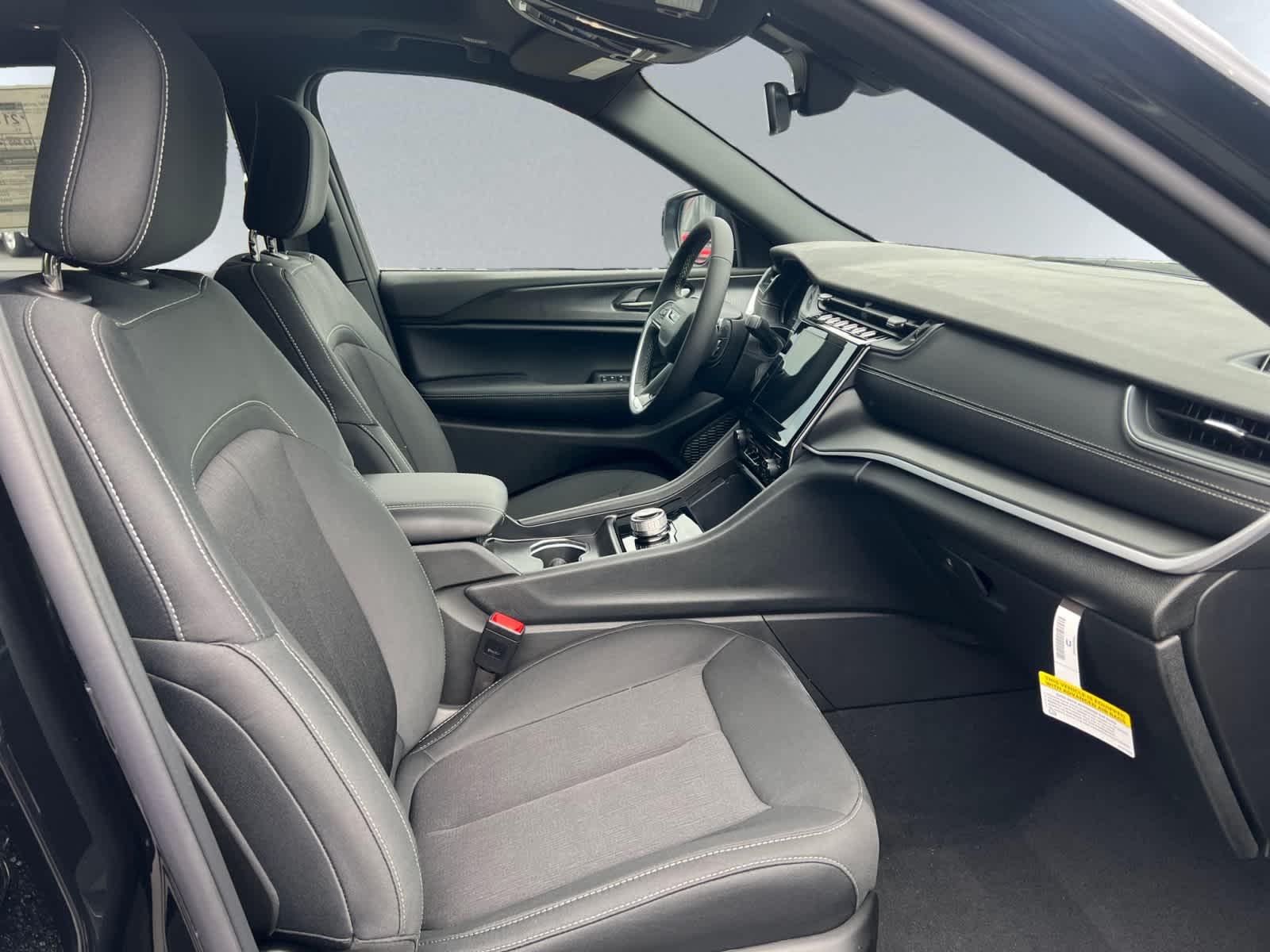 new 2025 Jeep Grand Cherokee car, priced at $44,125