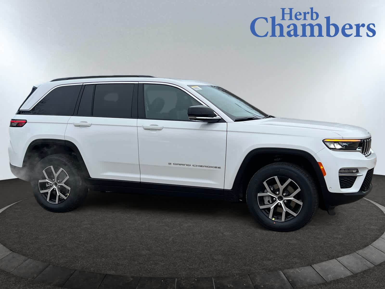 new 2025 Jeep Grand Cherokee car, priced at $51,040