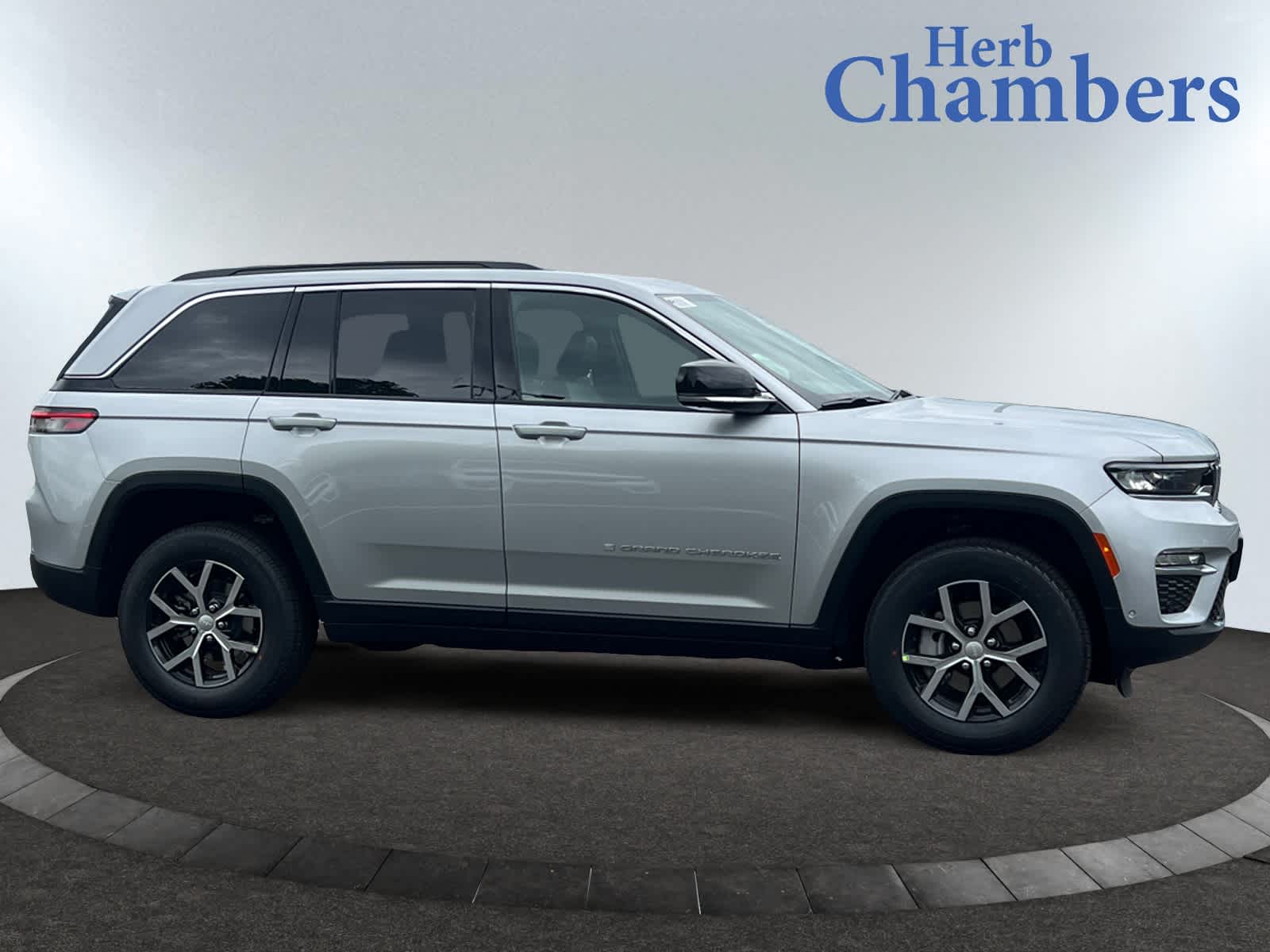 new 2025 Jeep Grand Cherokee car, priced at $50,935