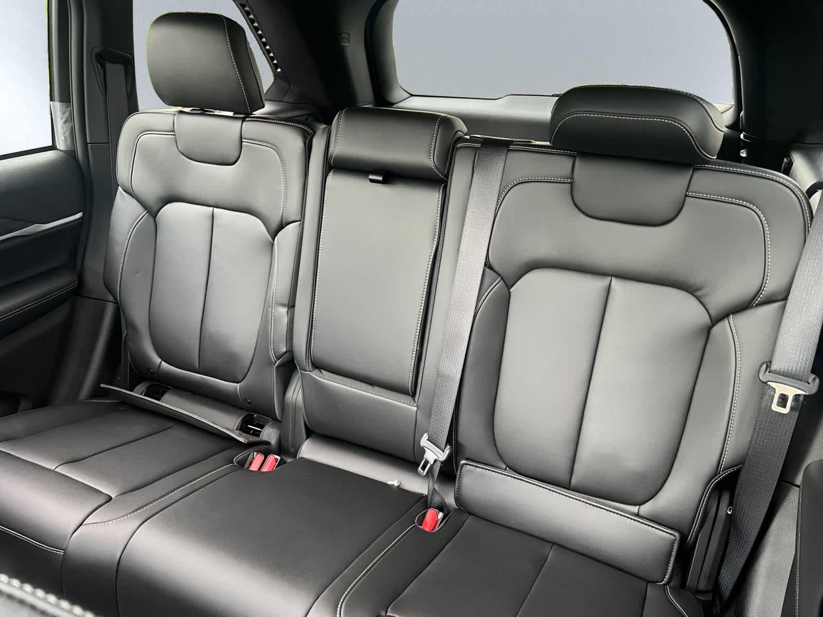 new 2025 Jeep Grand Cherokee car, priced at $48,010