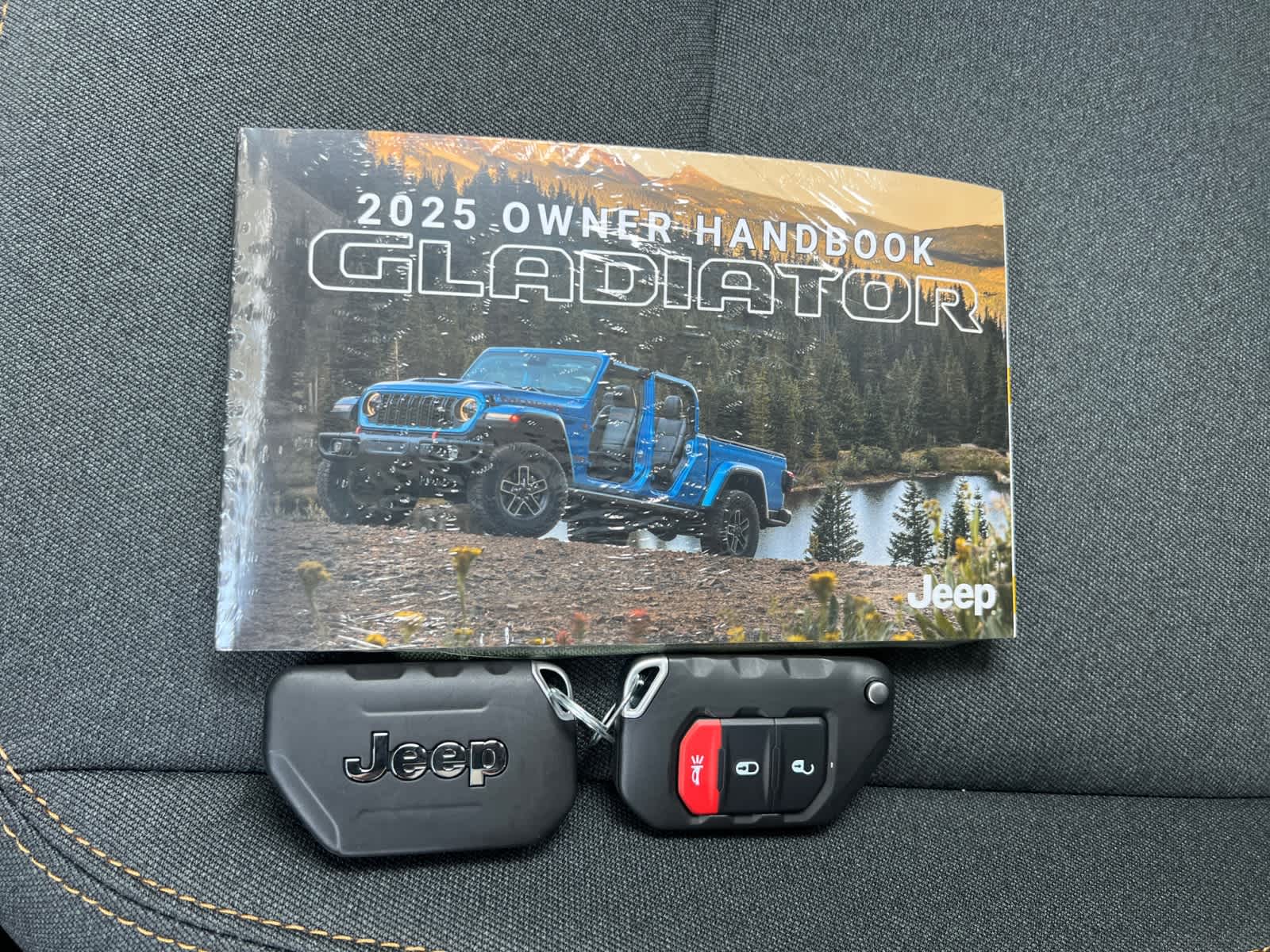 new 2025 Jeep Gladiator car, priced at $45,105