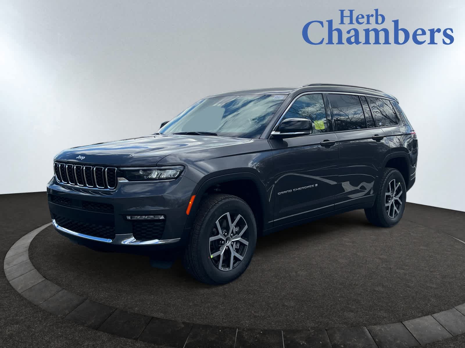 new 2025 Jeep Grand Cherokee car, priced at $50,010
