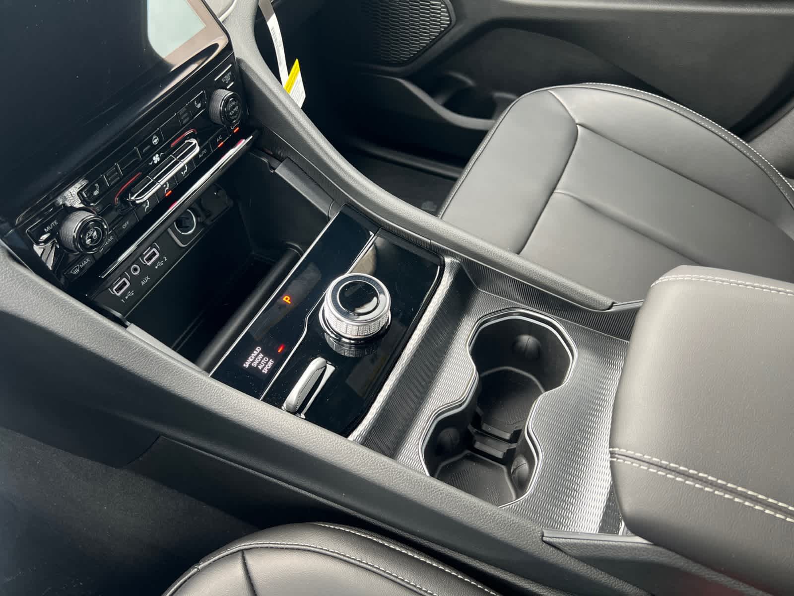 new 2025 Jeep Grand Cherokee car, priced at $52,140