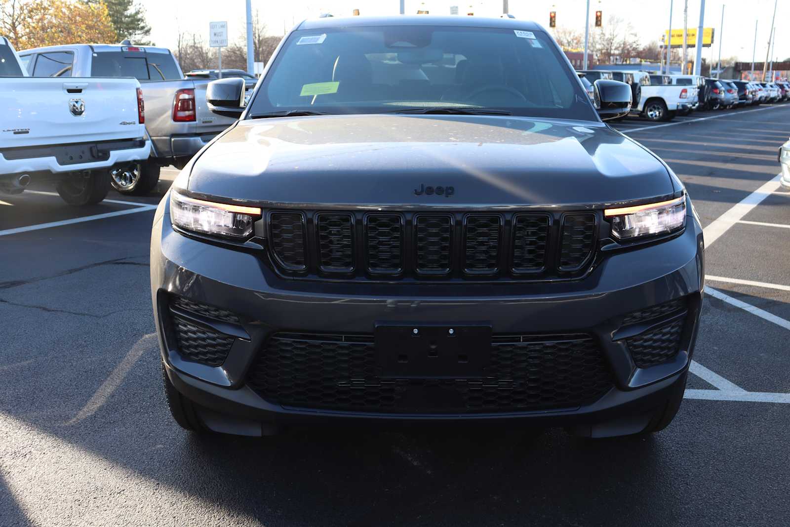 new 2024 Jeep Grand Cherokee car, priced at $49,175