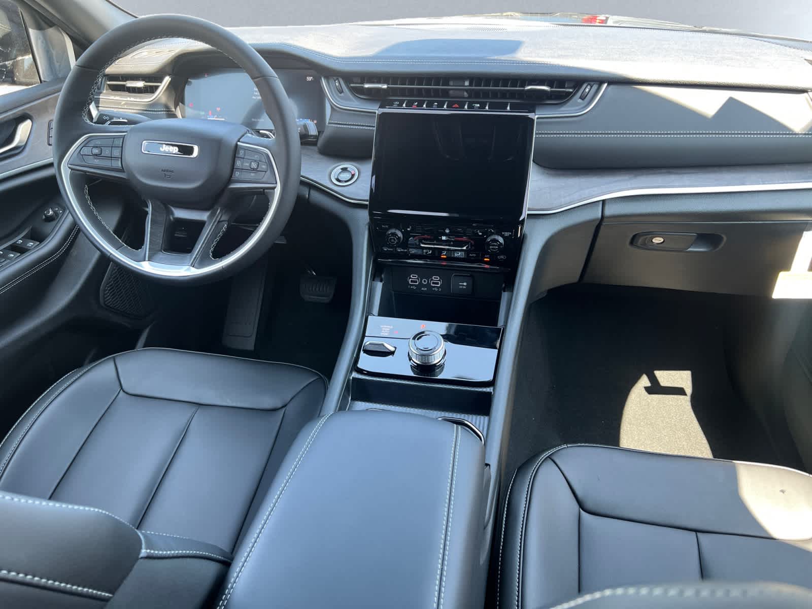 new 2025 Jeep Grand Cherokee car, priced at $52,735