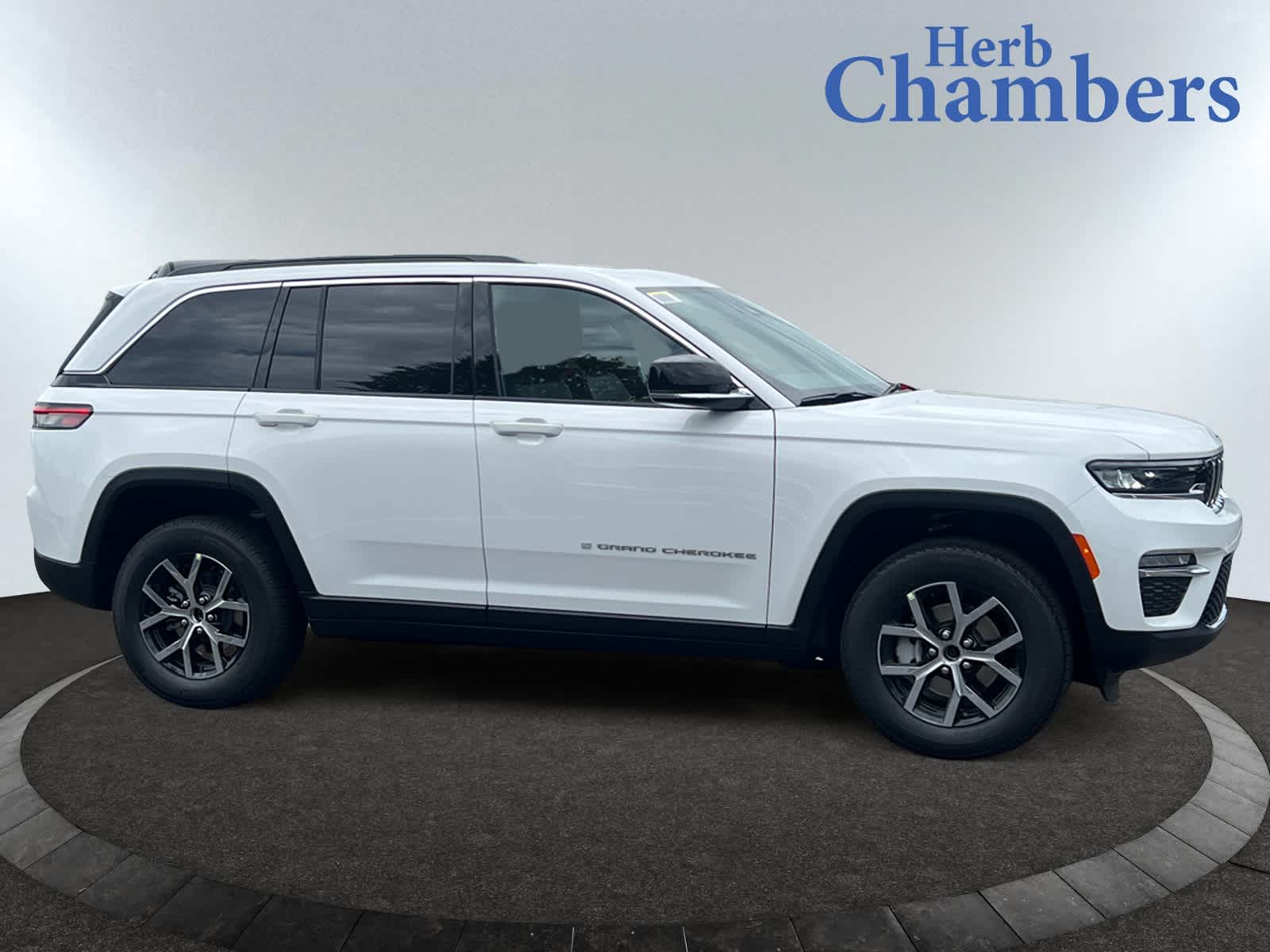 new 2025 Jeep Grand Cherokee car, priced at $48,410