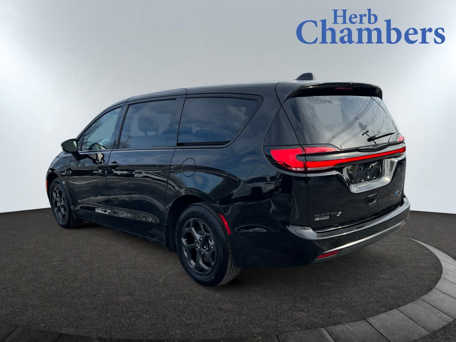 used 2023 Chrysler Pacifica Plug-In Hybrid car, priced at $37,798