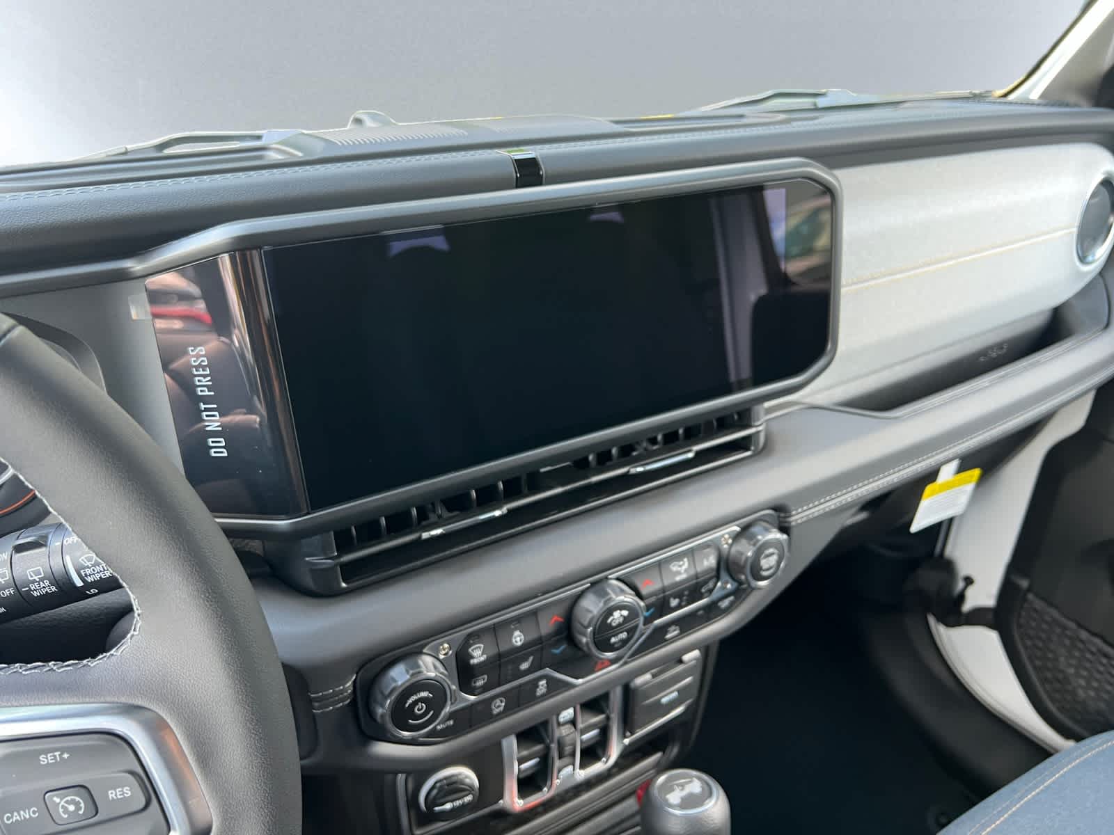 new 2025 Jeep Wrangler car, priced at $55,625