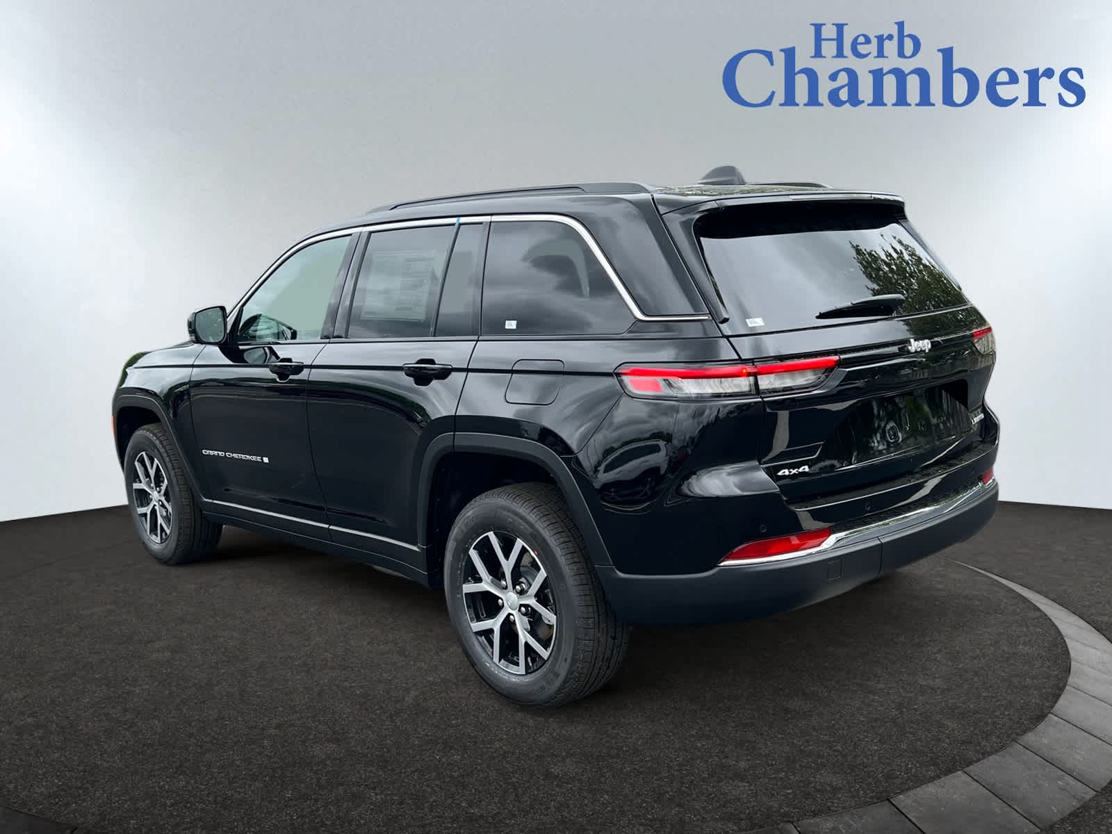 new 2025 Jeep Grand Cherokee car, priced at $48,010